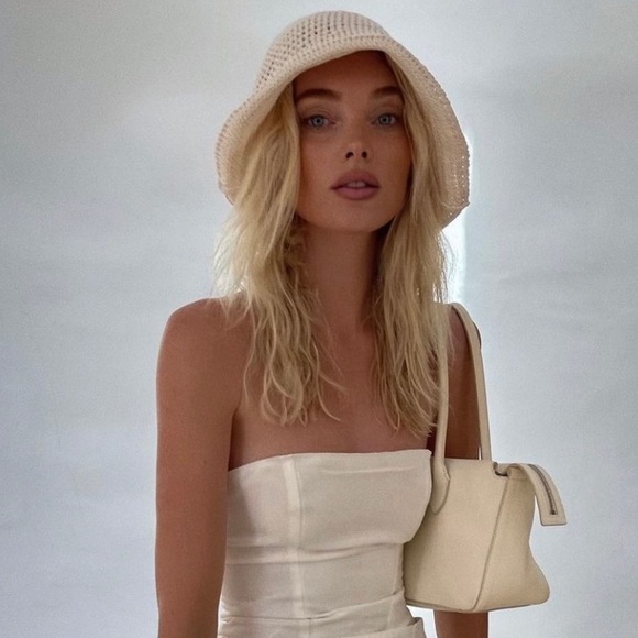 NEW FINAL SALE Off White Crochet Bucket Hat - Picture 2 of 6